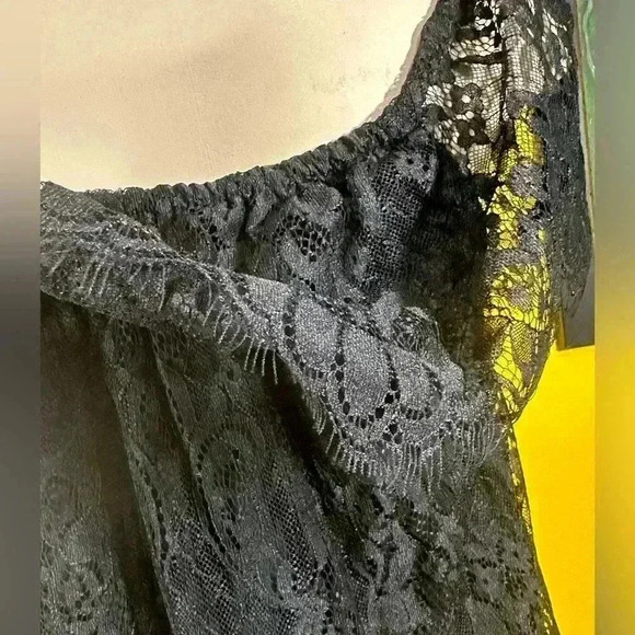 Hollister Woman’s Off the Shoulder Black Lace Top - Picture 7 of 10